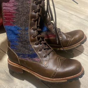 Woolrich brown leather/ wool boots size 9